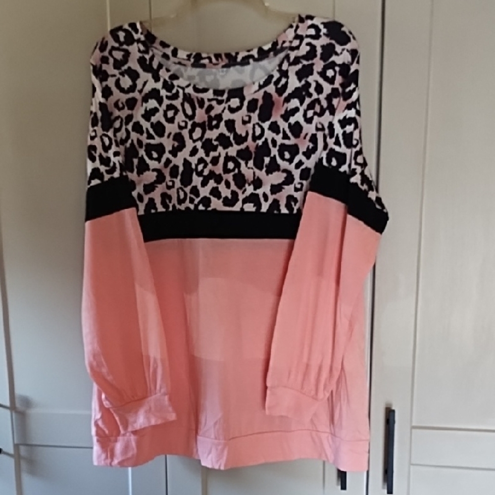 Amazon Women's Long Sleeve Leopard Print Top - Pink and Black